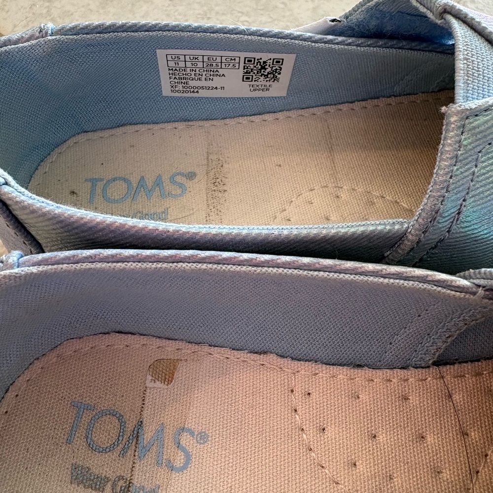 TOMS Kids Iridescent Blue Sneakers - Picture 4 of 4